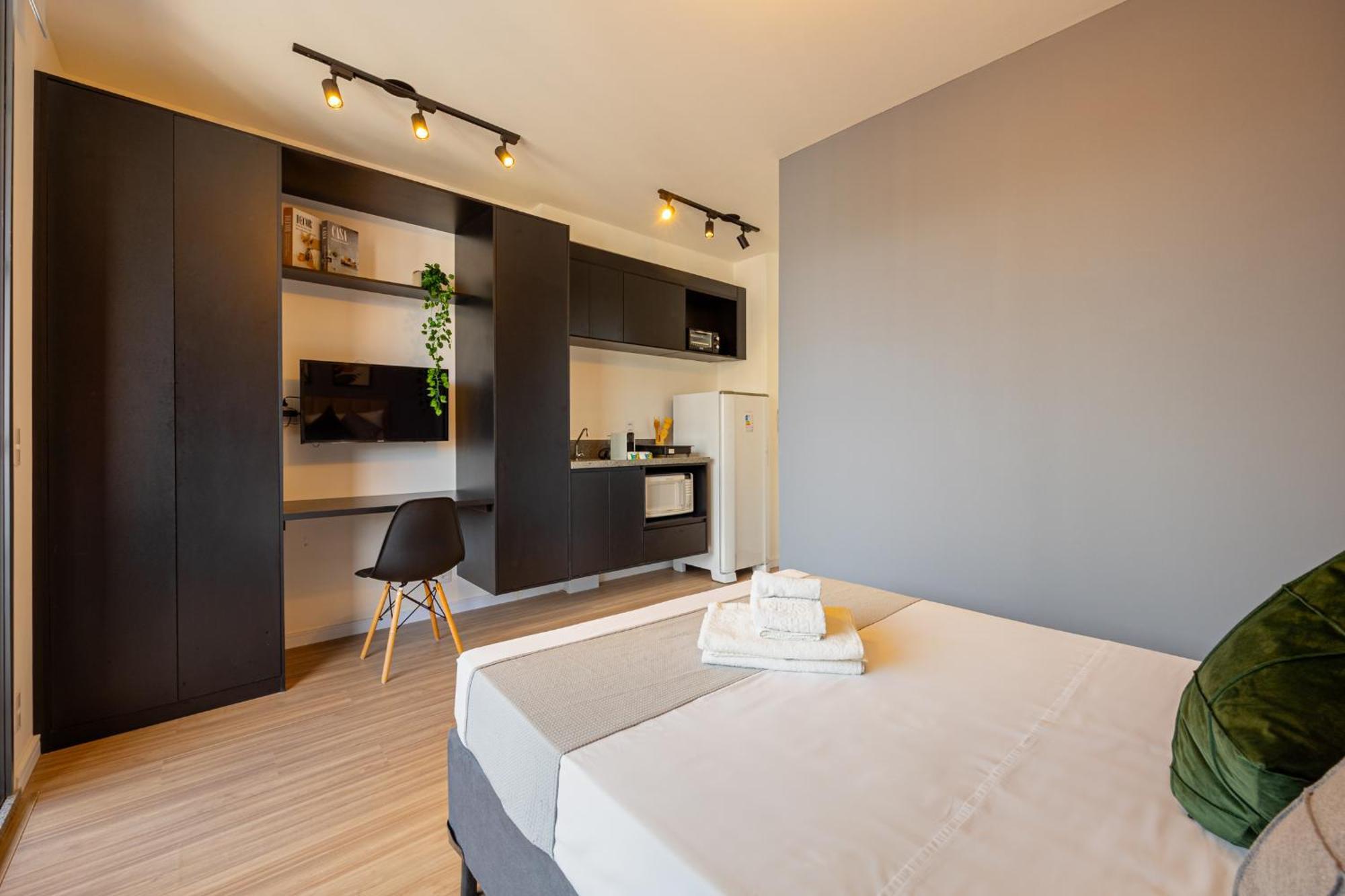 Apartamento Minimalista E Completo Na Frei Caneca
